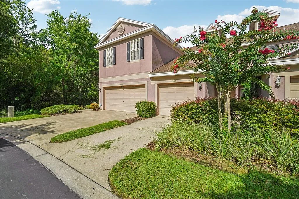 2 bed, 2.5 bath, 1240 sqft, $2,200 — Photo 3