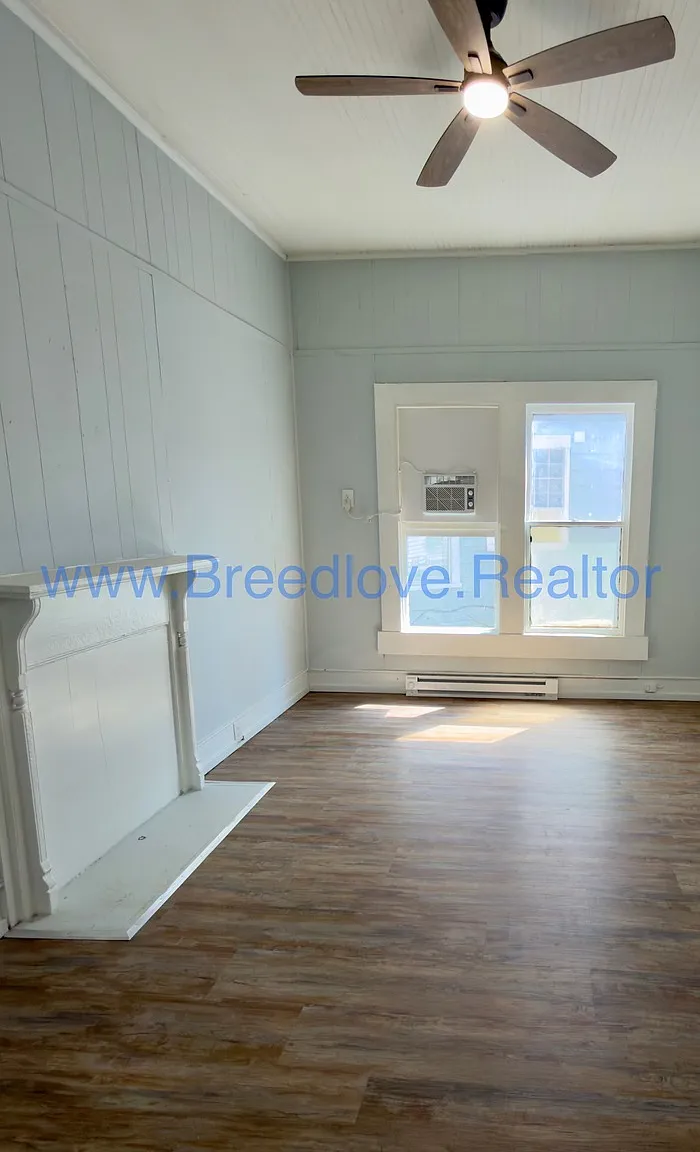 2 bed, 1.0 bath, 940 sqft, $850 — Photo 2