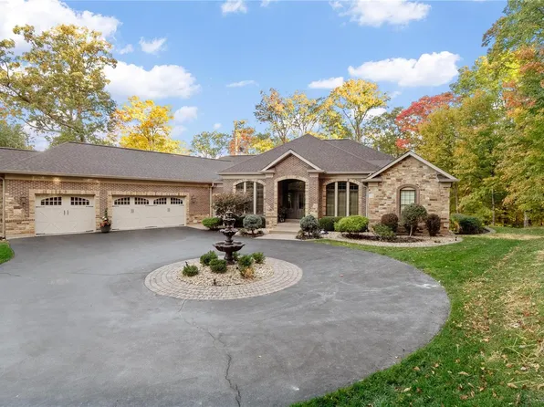 18053 Homestead Manor Dr, Chesterfield, MO 63005