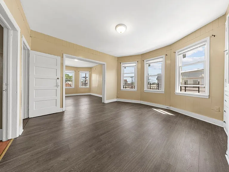 359 Belmont Ave — Photo 12