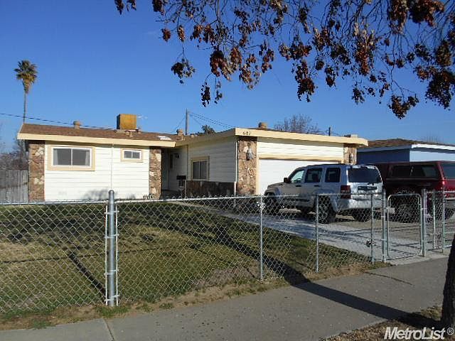 2nd image of 687 Village Circle Dr