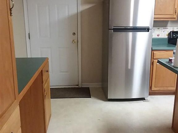 3rd image of 1201 Foxhaven Dr