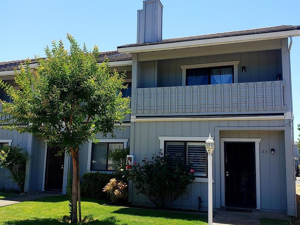 1st image of 747 Saint Andrews Pl