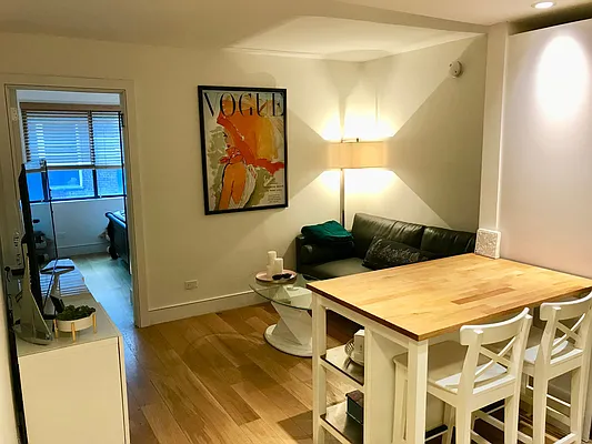 Rented by Nest Seekers International | media 13