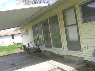 3rd image of 209 Pioneer Ave