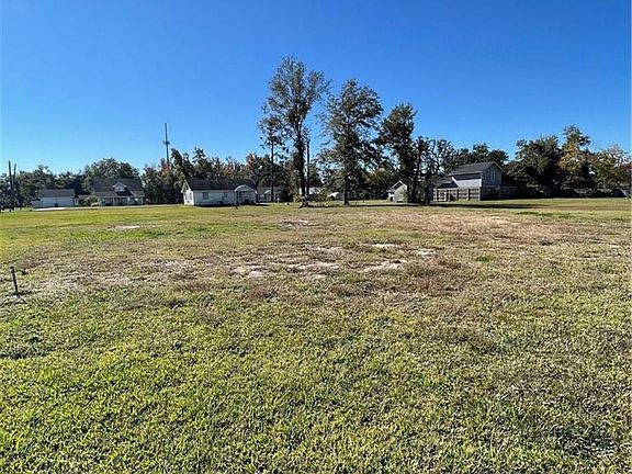 4th image of 3637 Lawrence Ln