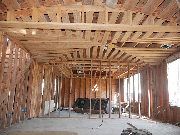 5th image of 21611 Walker Dr