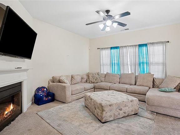 5th image of 7556 Rutgers Cir