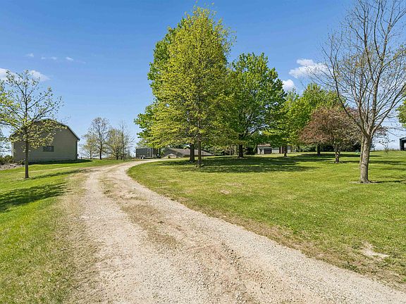4th image of 22946 Drake Rd