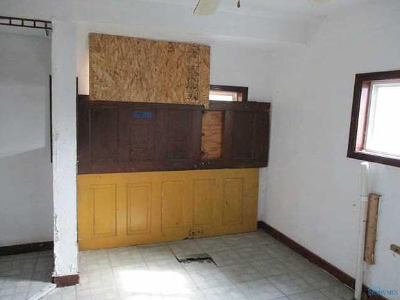 5th image of 2216 Hollywood Ave