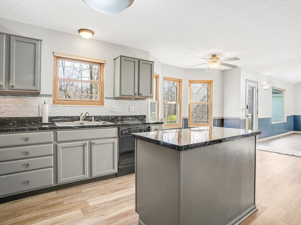 1st image of 388 Windsome Dr