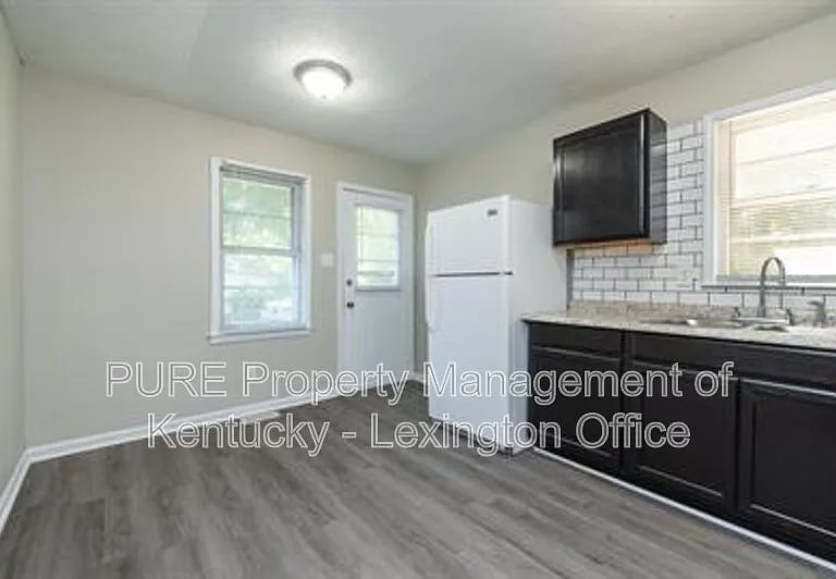 2483 Thornberry Ct — Photo 10