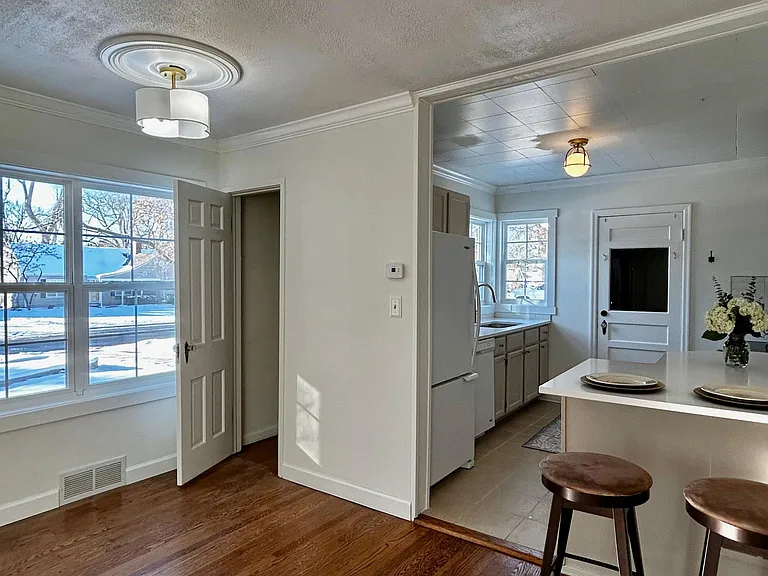 5929 Delmar St — Photo 7