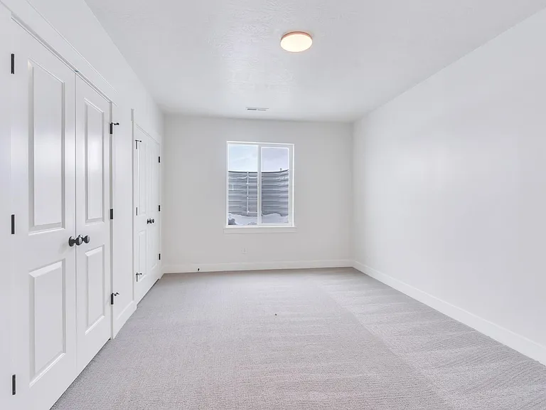 672 W Herald Dr — Photo 35