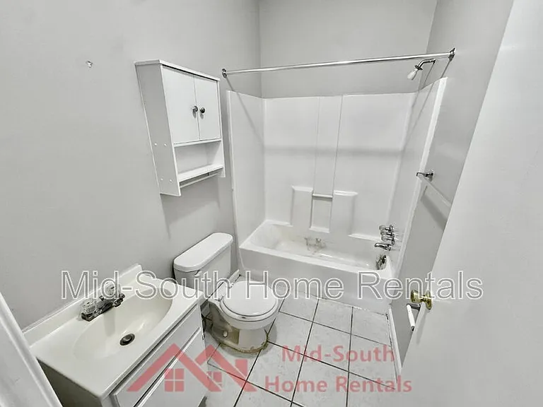 3569 Douglass Ave #3 — Photo 14