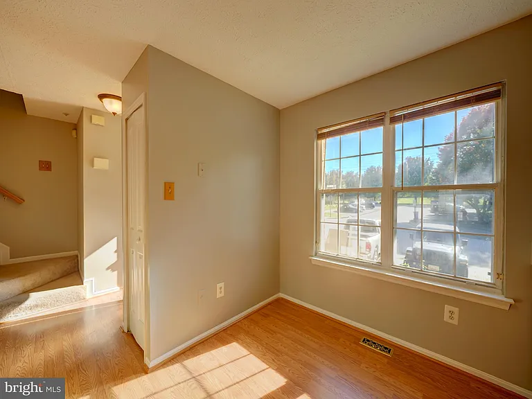 9314 Lawson Ln — Photo 18