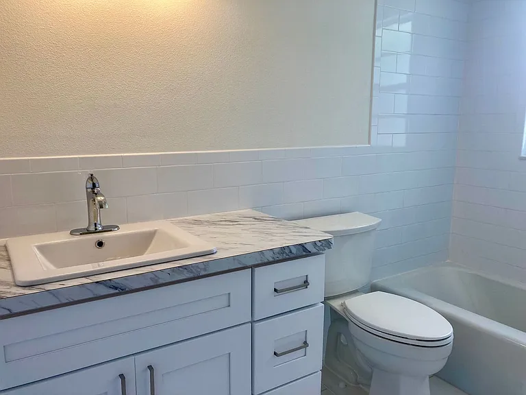 11499 W Bayshore Dr — Photo 34