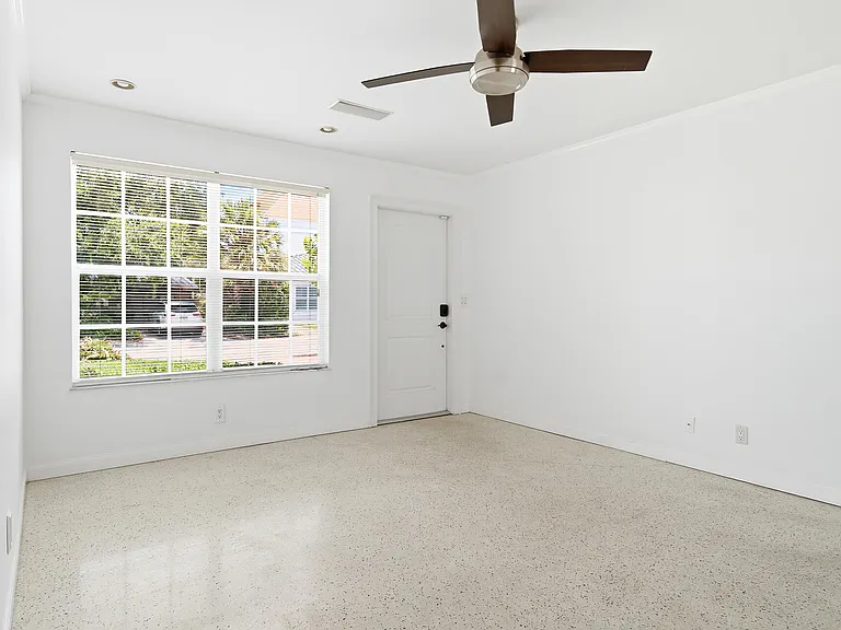 205 Rutland Blvd — Photo 7