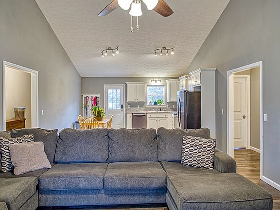 5th image of 123 Meadow Dr
