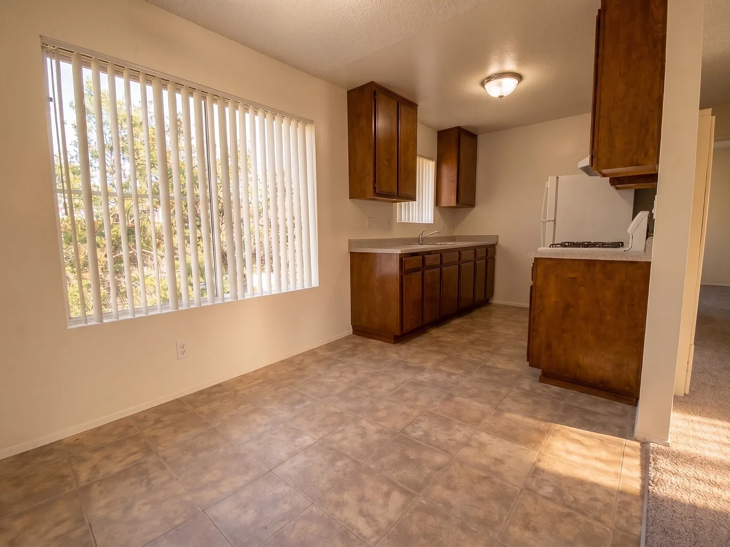 2 bed, 800 sqft, $1,995 — Photo 4