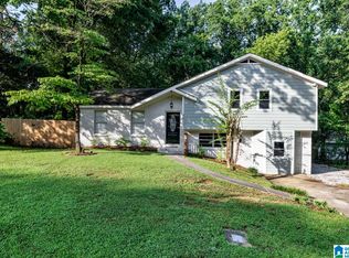 3012 Debra Dr, Fultondale, AL 35068