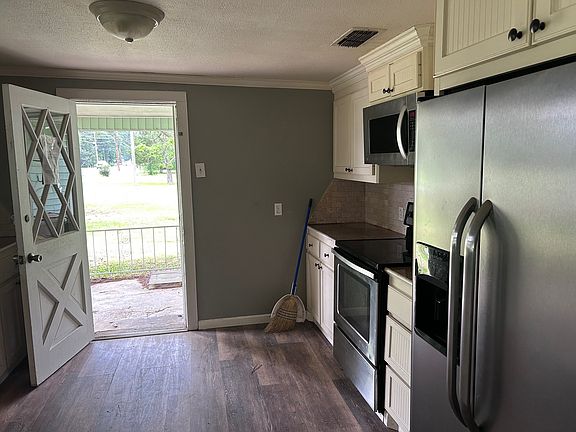 5th image of 1330 Palmetto Rd