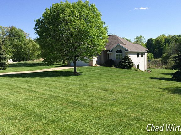 2nd image of 11533 Windsor Dr NE