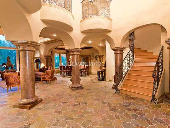 3rd image of 1000 Pine Island Ct