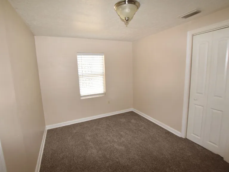 317 E Barnes Ave — Photo 35