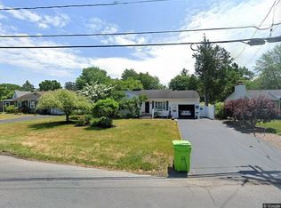 201 Pitcher Ln, North Syracuse, NY 13212