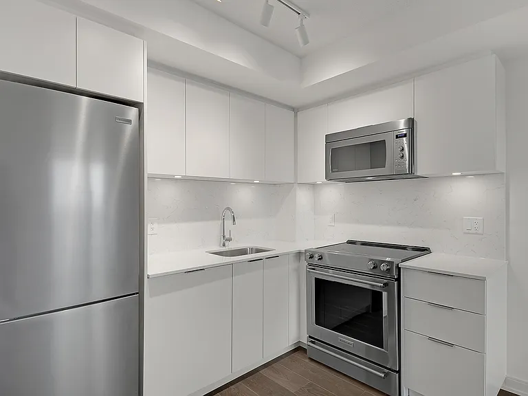 30 Samuel Wood Way — Photo 11