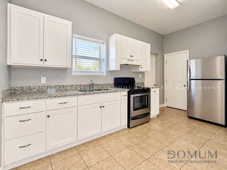 100 W 2nd St #2