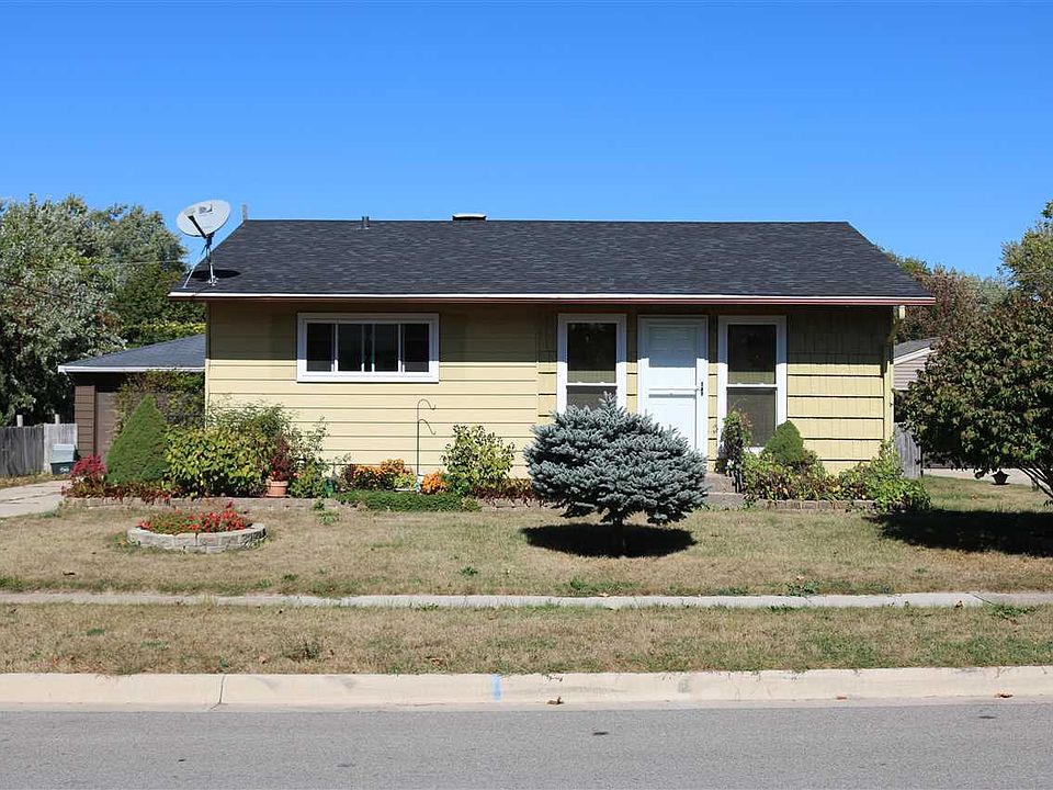 1st image of 1002 Colonial Dr