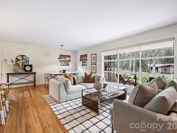 4th image of 3135 Airlie St