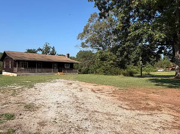 355 Brewer Rd, Walhalla, SC 29691