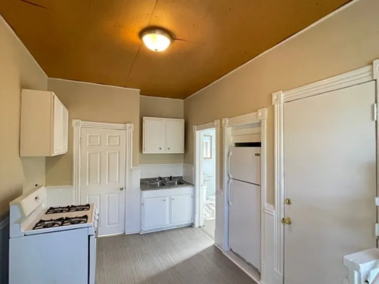 1199 Burr Street — Photo 10