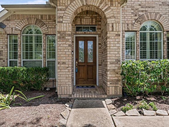 2nd image of 2615 Easton Springs Ct