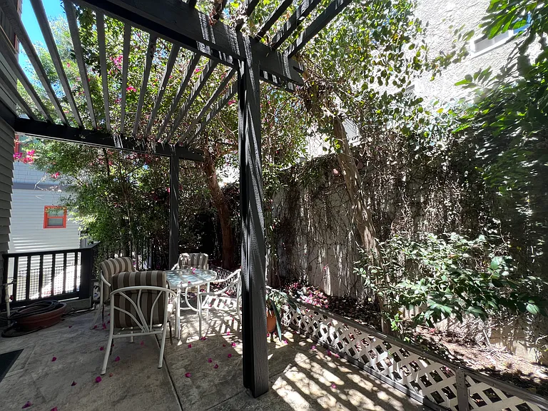 2433 Oneida St #1 — Photo 20