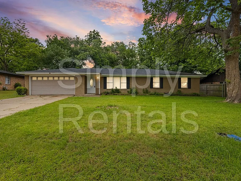 705 Plano St — Photo 2