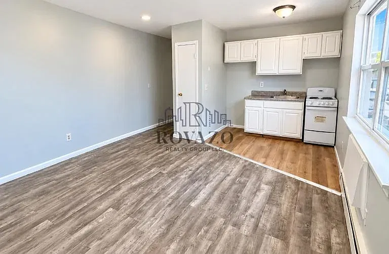 Studio, 500 sqft, $1,200 — Photo 3