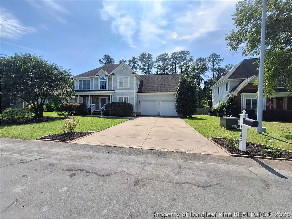 4 bed, 2.5 bath, 2387 sqft, $2,300 — Photo 3