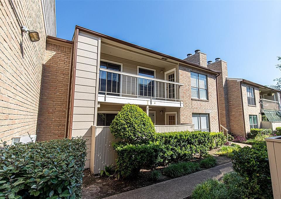 1st image of 2120 Wilcrest Dr APT 227