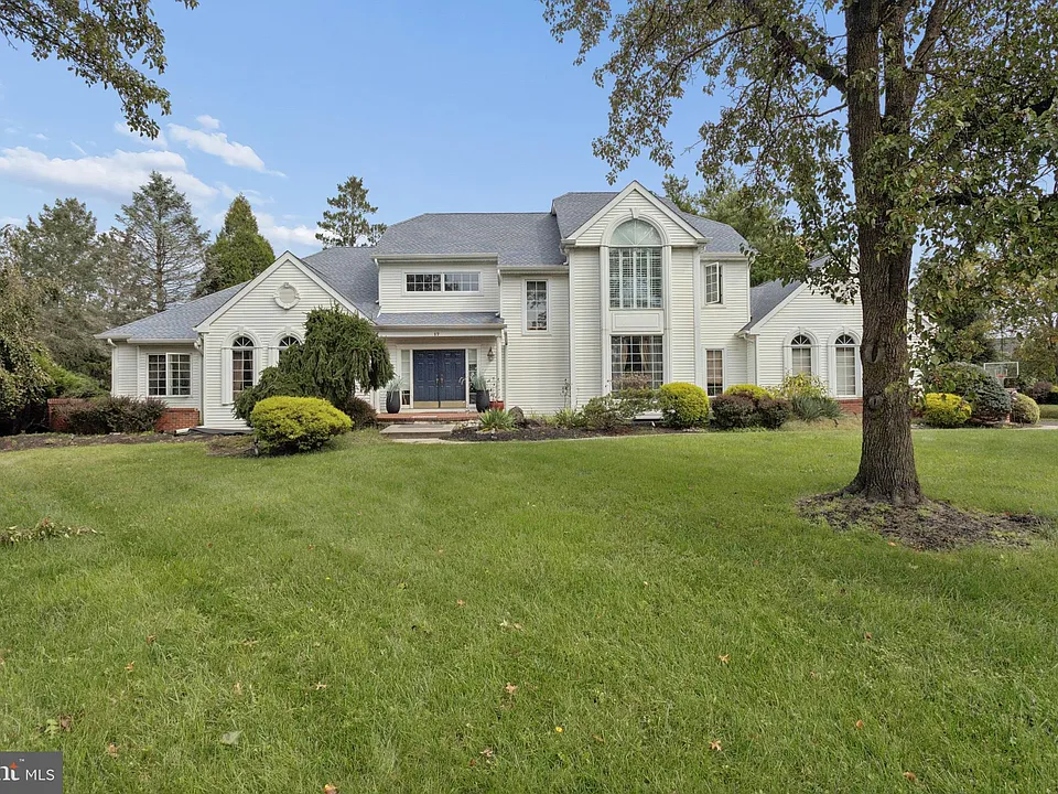 17 Glacier Dr