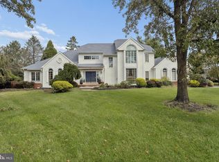 17 Glacier Dr, Princeton Junction, NJ 08550