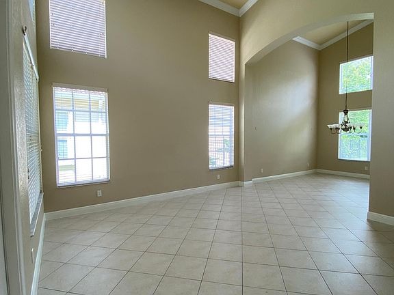 3rd image of 1931 Grey Falcon Cir SW