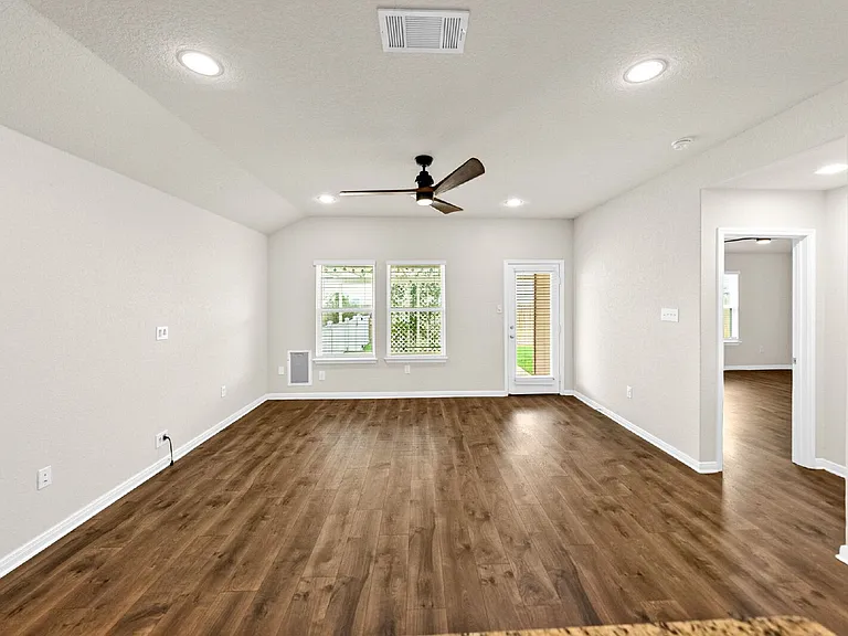 277 Orion Dr — Photo 6