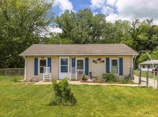 52683 Emmons Rd, South Bend, IN 46637