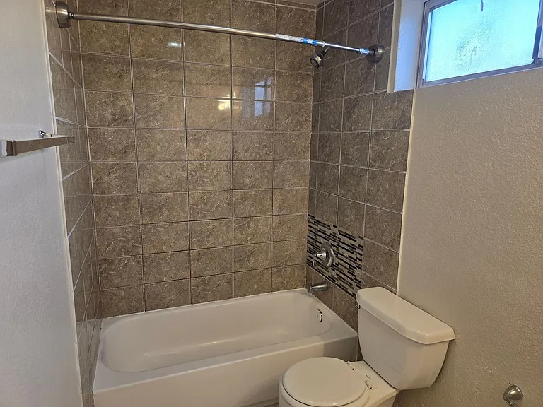 1724 Breckenwood Ct — Photo 5