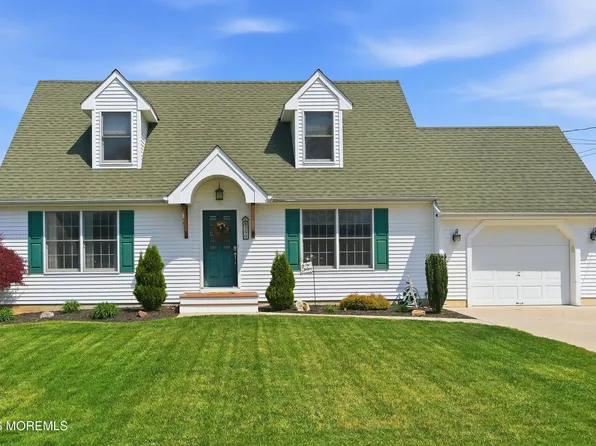 399 Trenton Avenue N, Bayville, NJ 08721