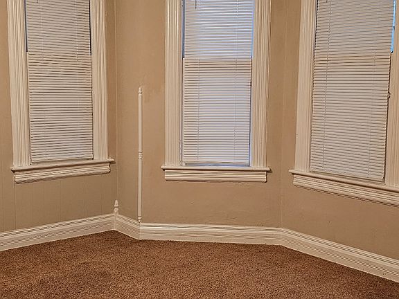 2nd image of 916 Armstrong Ave